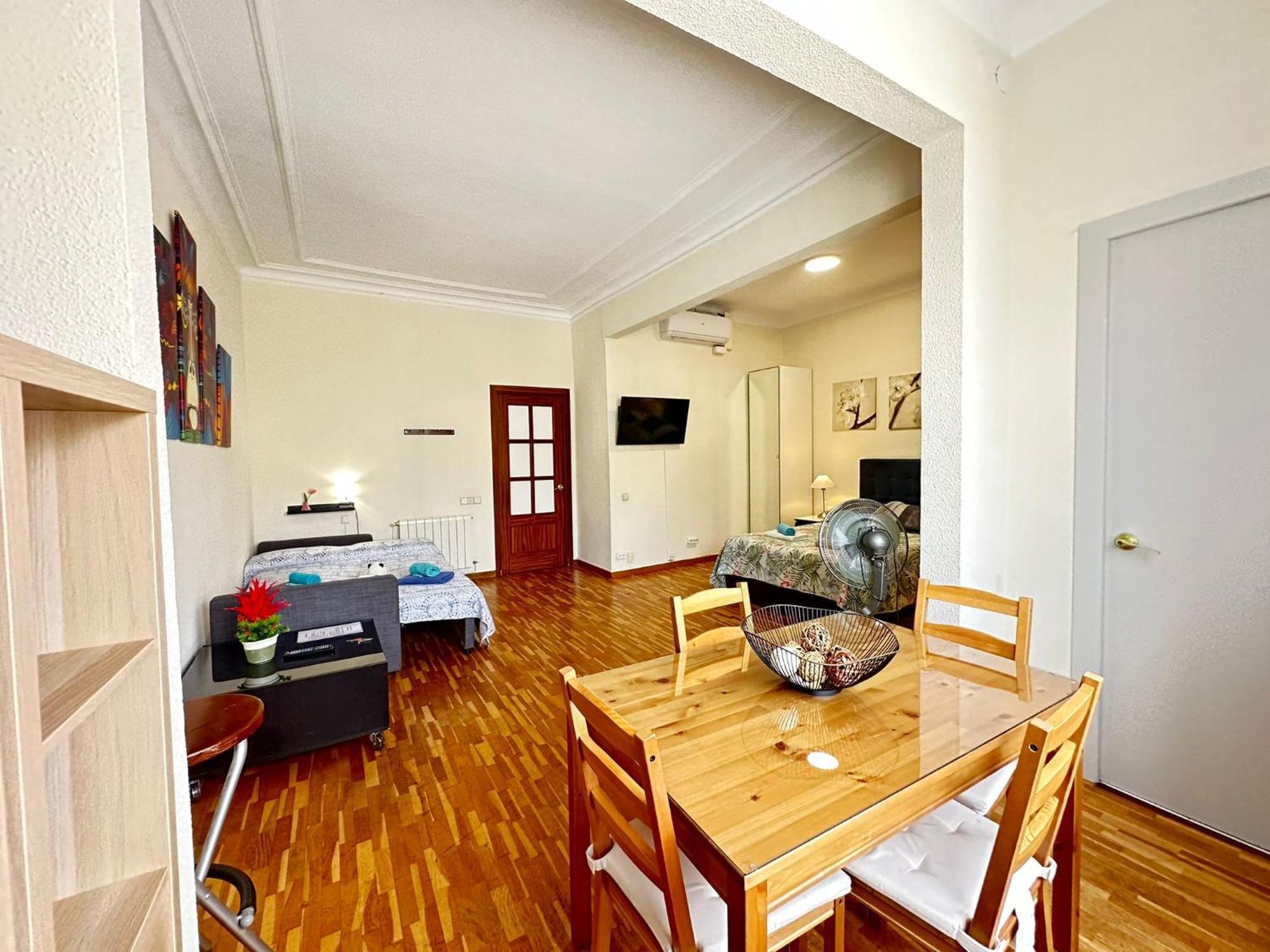 Aribau Bed & Breakfast