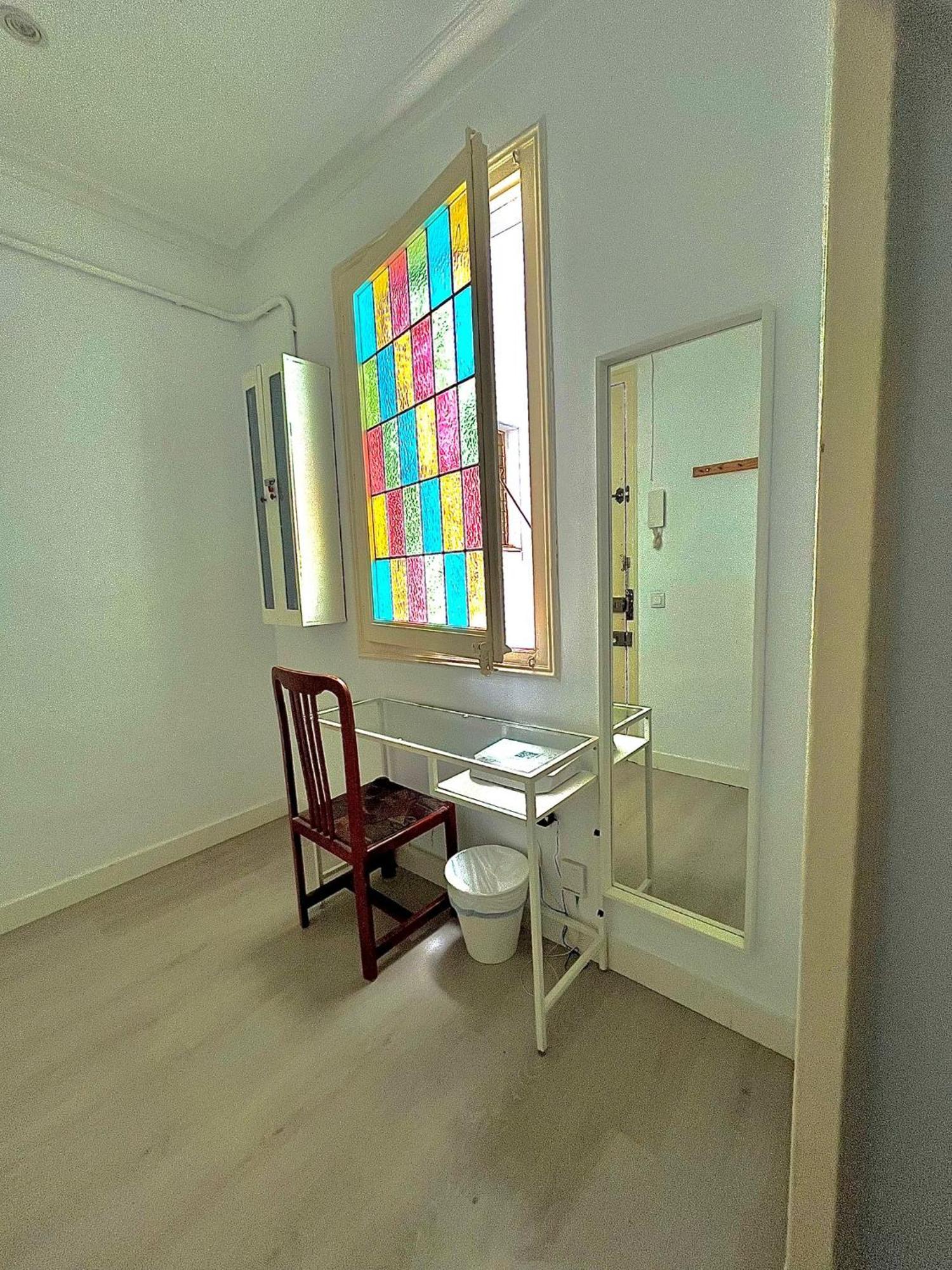 Hostal Private Near Parallel Av *