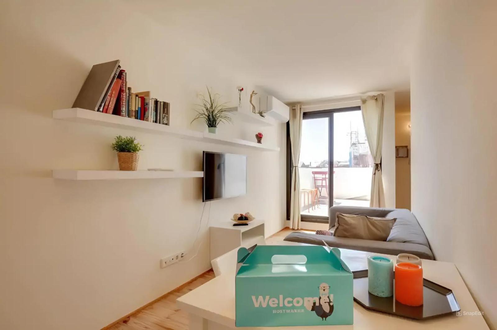 Urban Flats Park Guell Apartment