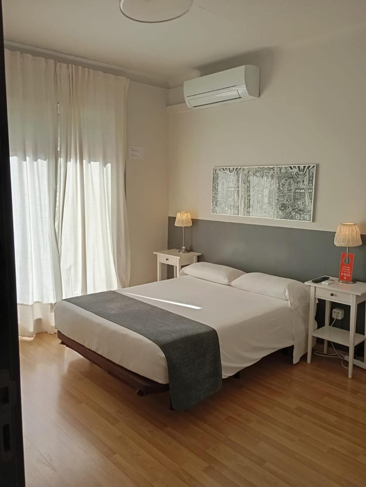Hostal El Ninot *
