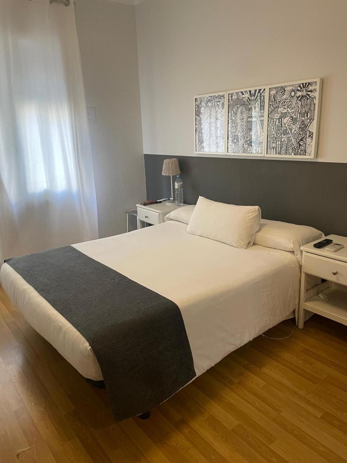 Hostal El Ninot Barcelona