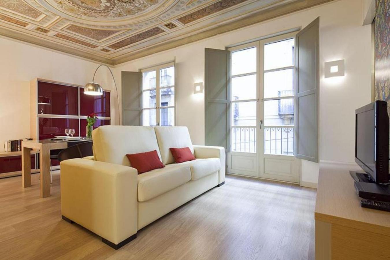 Apartment Ola Living Portaferrissa Barcelona