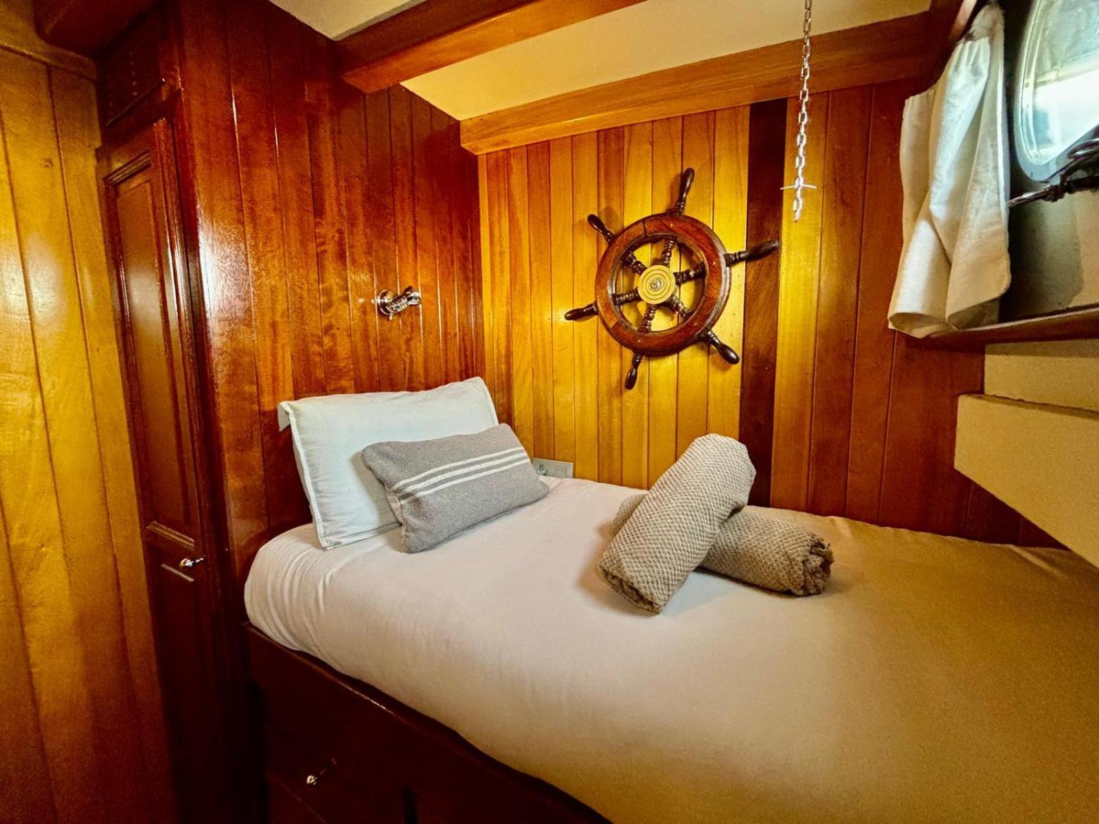 Wooden Boat- La Goletta Botel