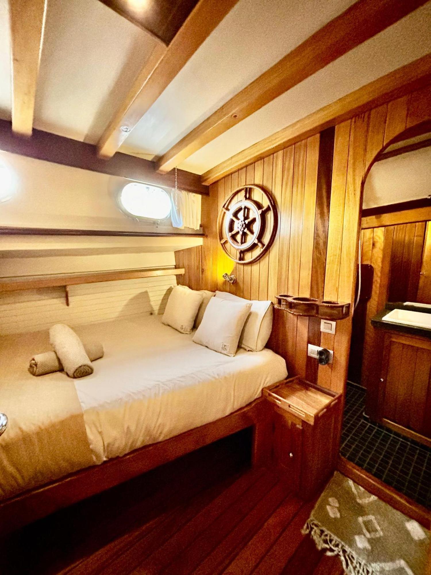 Wooden Boat- La Goletta Botel *