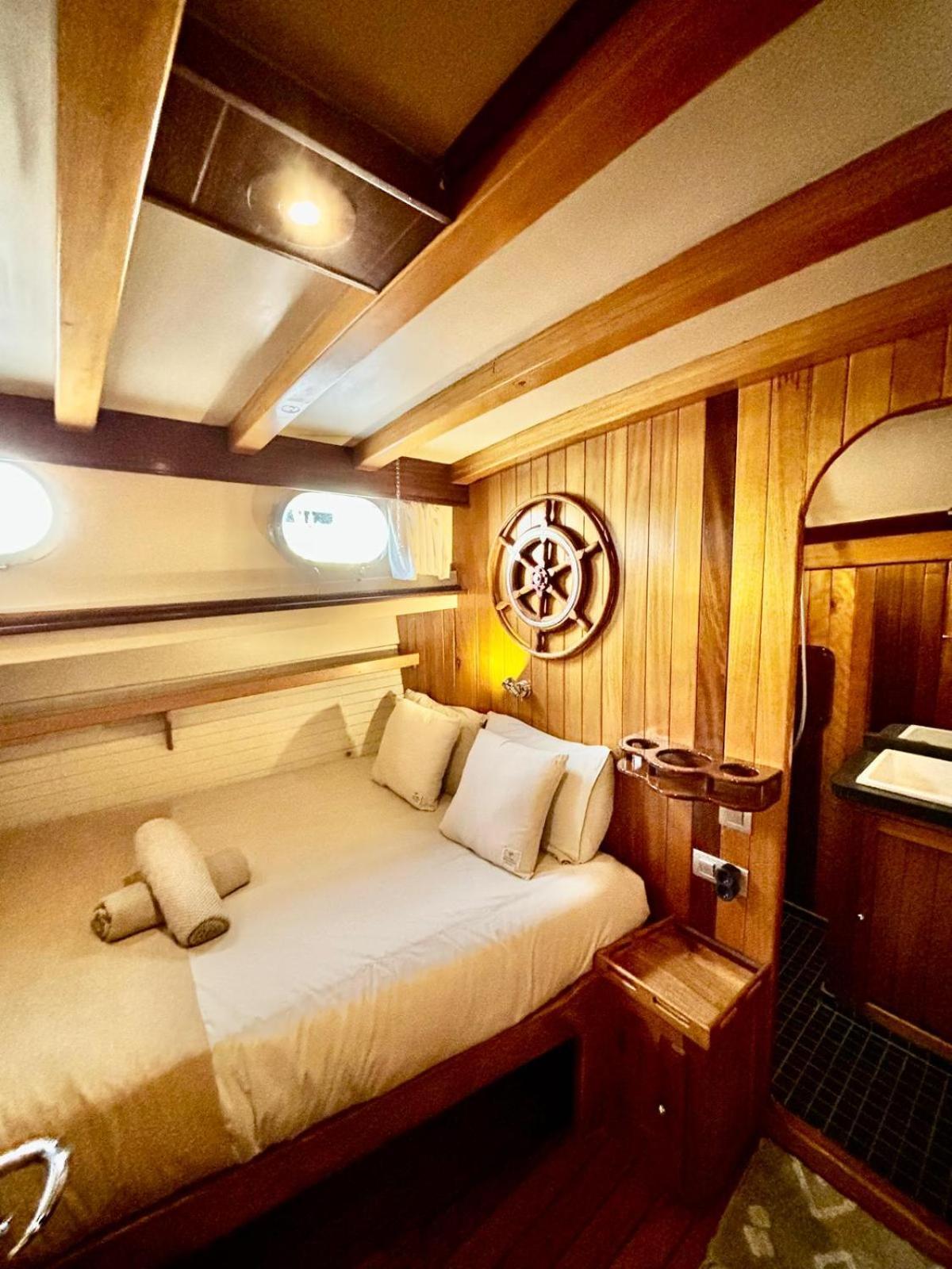 Wooden Boat- La Goletta *