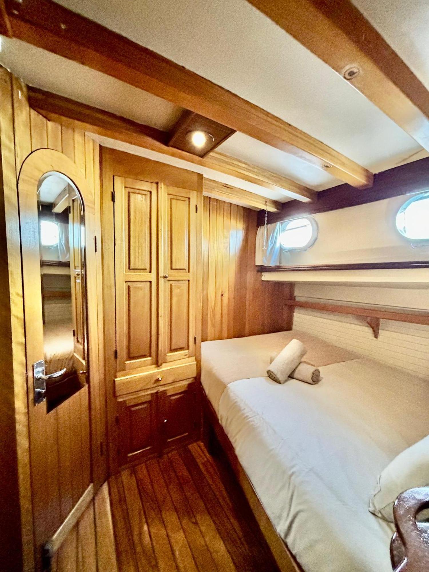 Wooden Boat- La Goletta * Barcelona