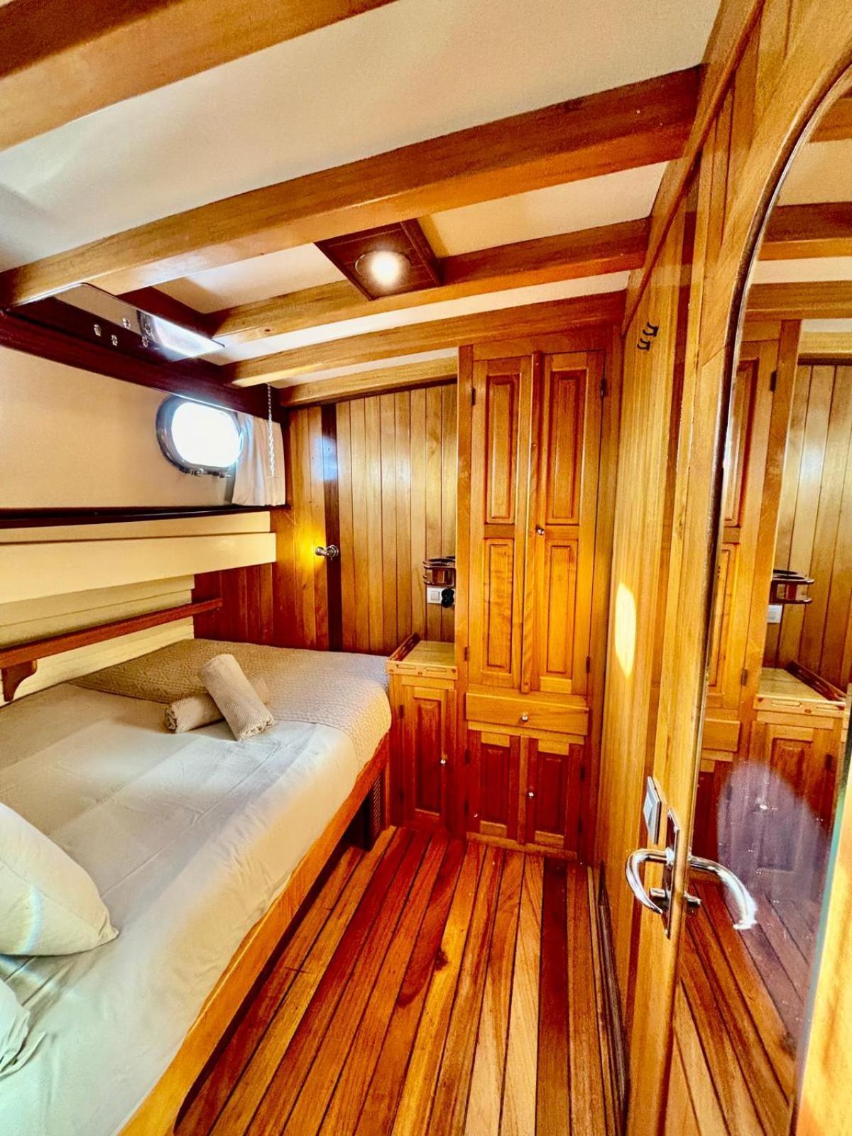 Wooden Boat- La Goletta *