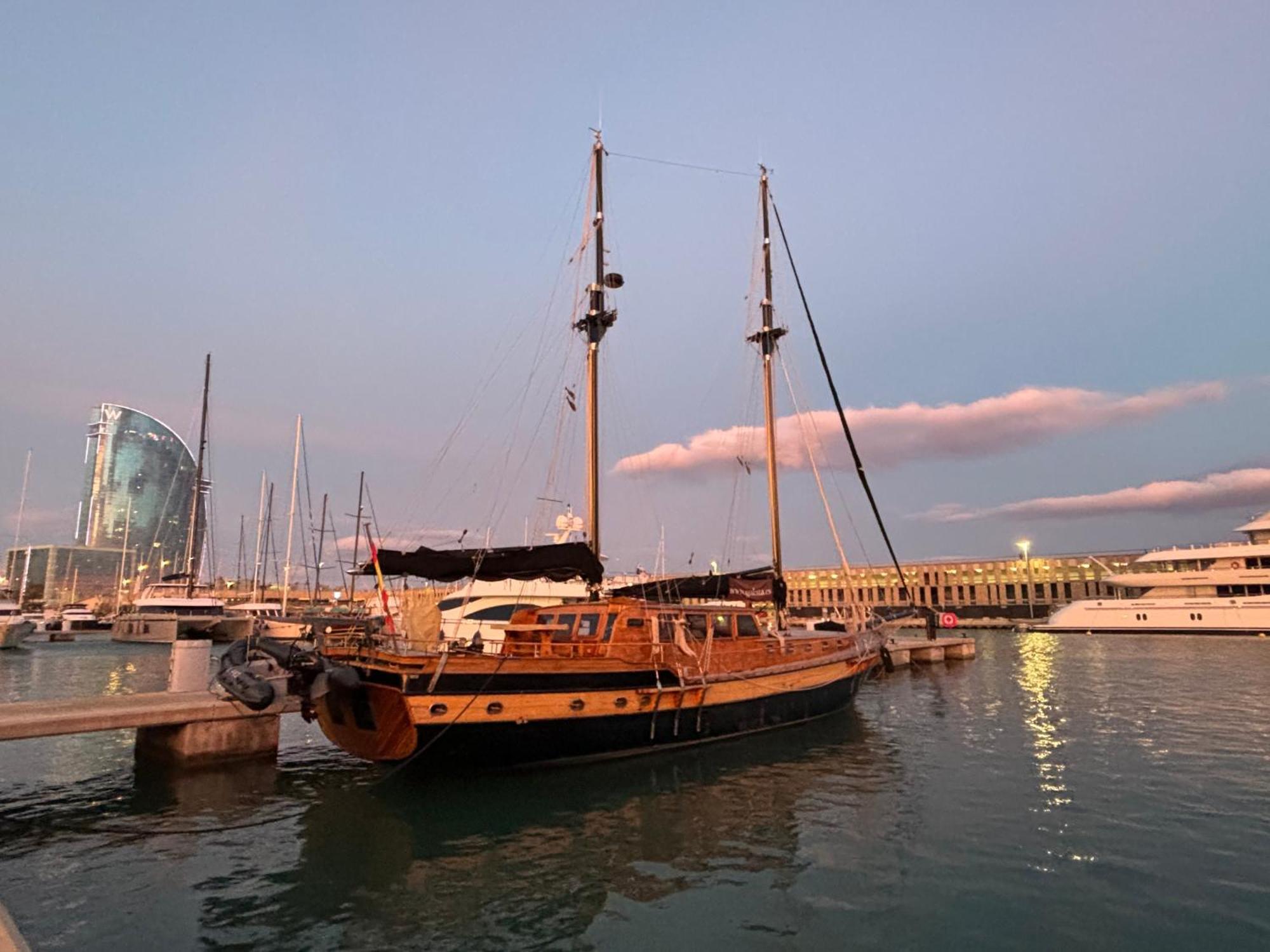 Wooden Boat- La Goletta *