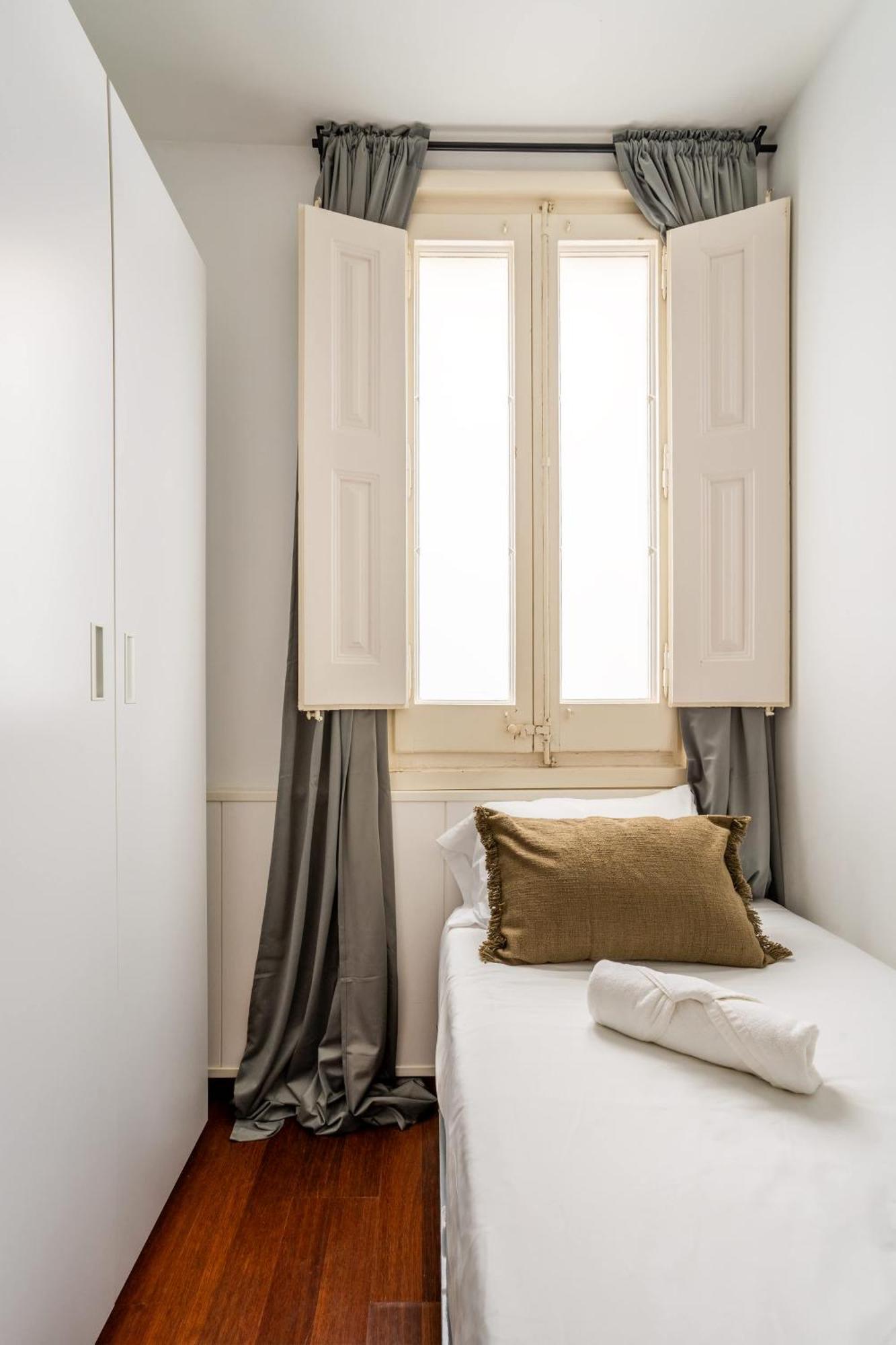 Apartment Ronda Sant Pere Private Center 3bedroom B *