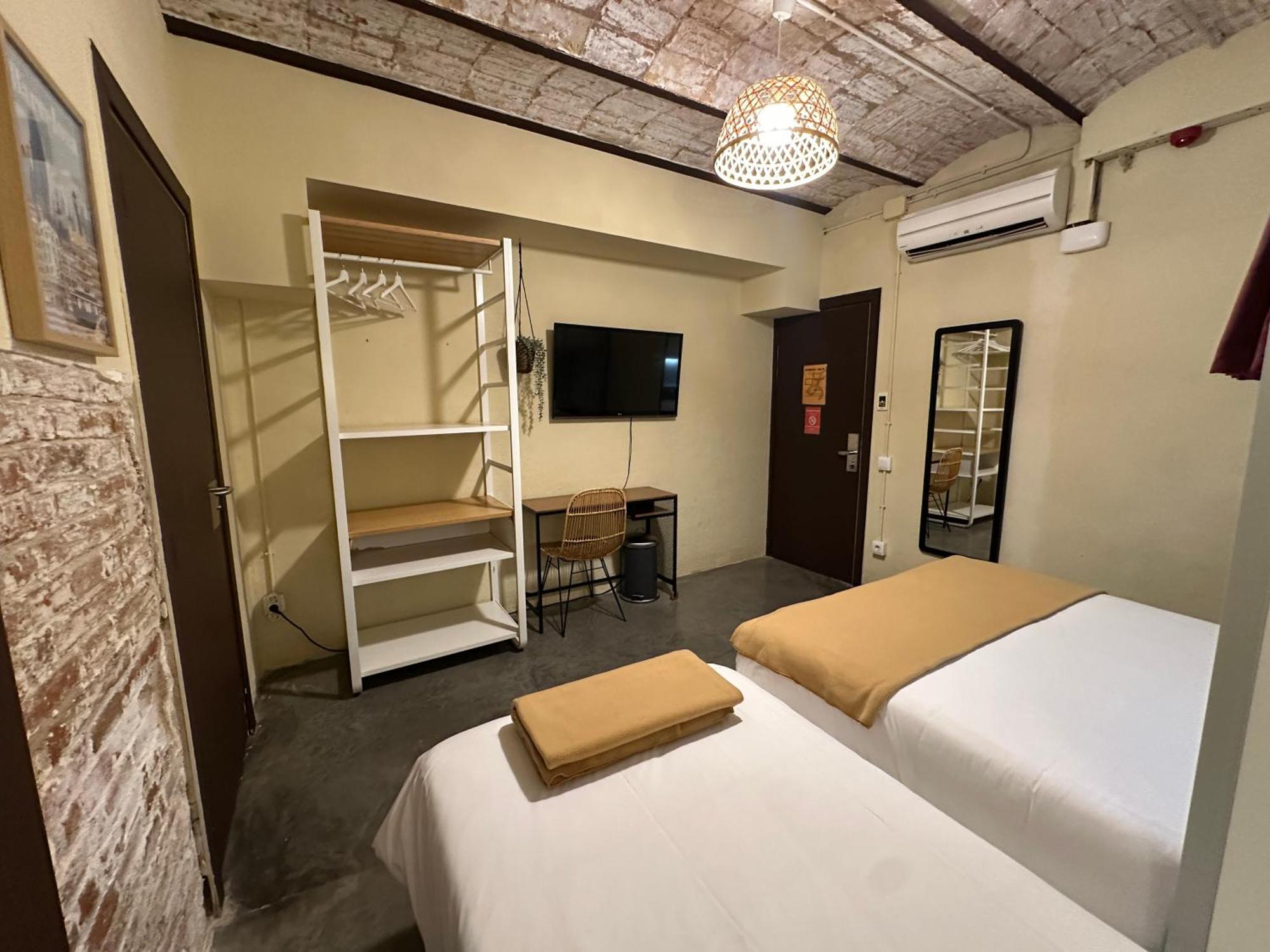 The Loft House Hostal Barcelona