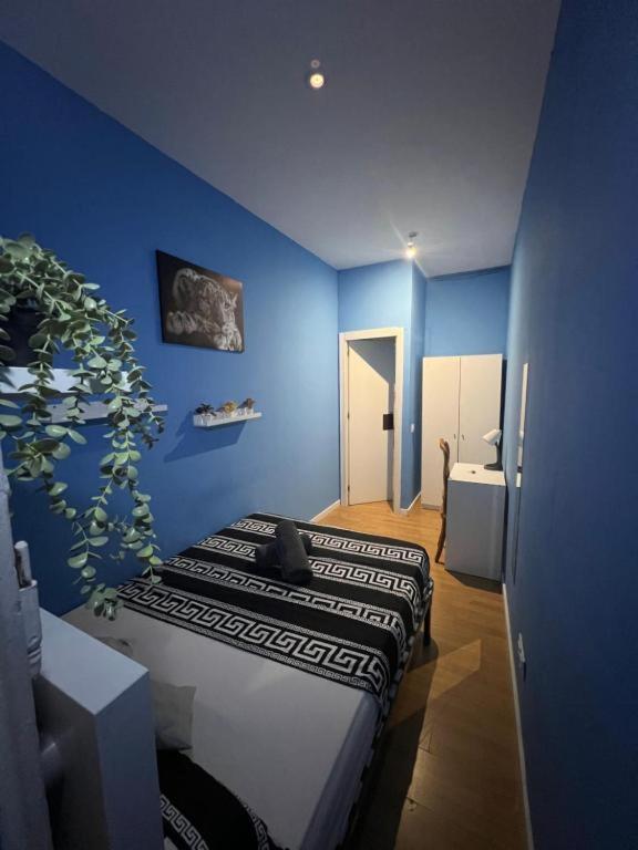 In Spacious In Center *
