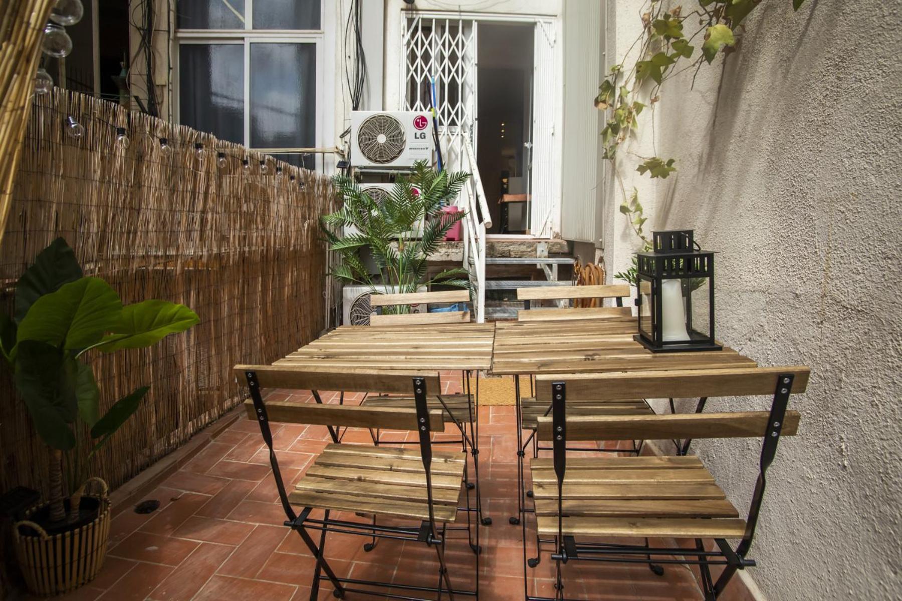 Apartamento En2val1028 - Eixample Esquerra With Terrace *