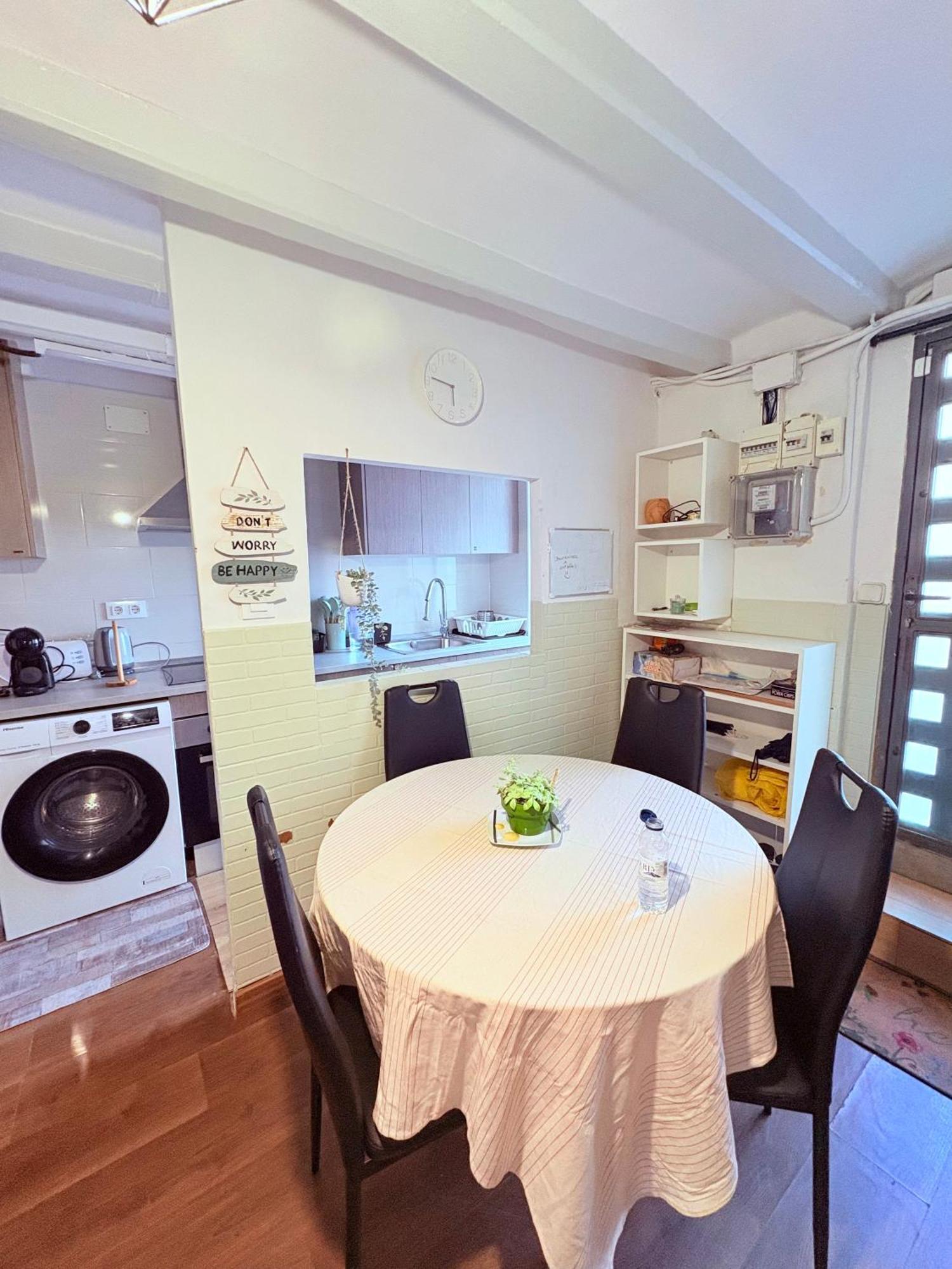 Stunning Flat For 6 People 3 Blocks From The Welcome Breakfast