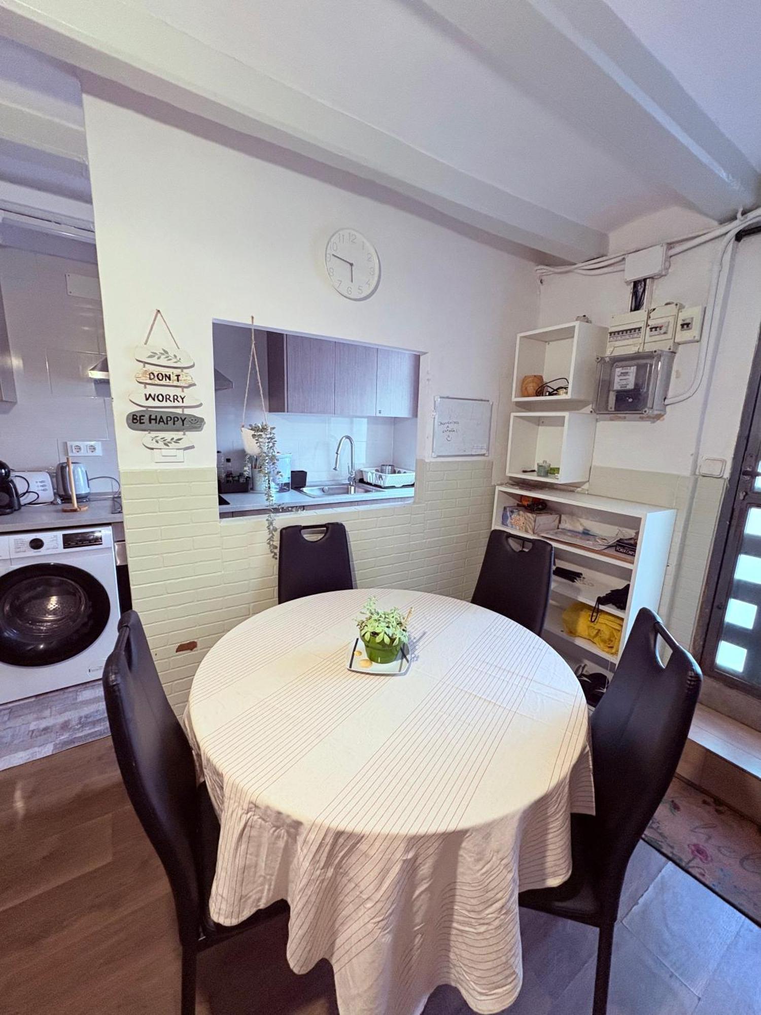 Stunning Flat For 6 People 3 Blocks From The Welcome Breakfast * Barcelona