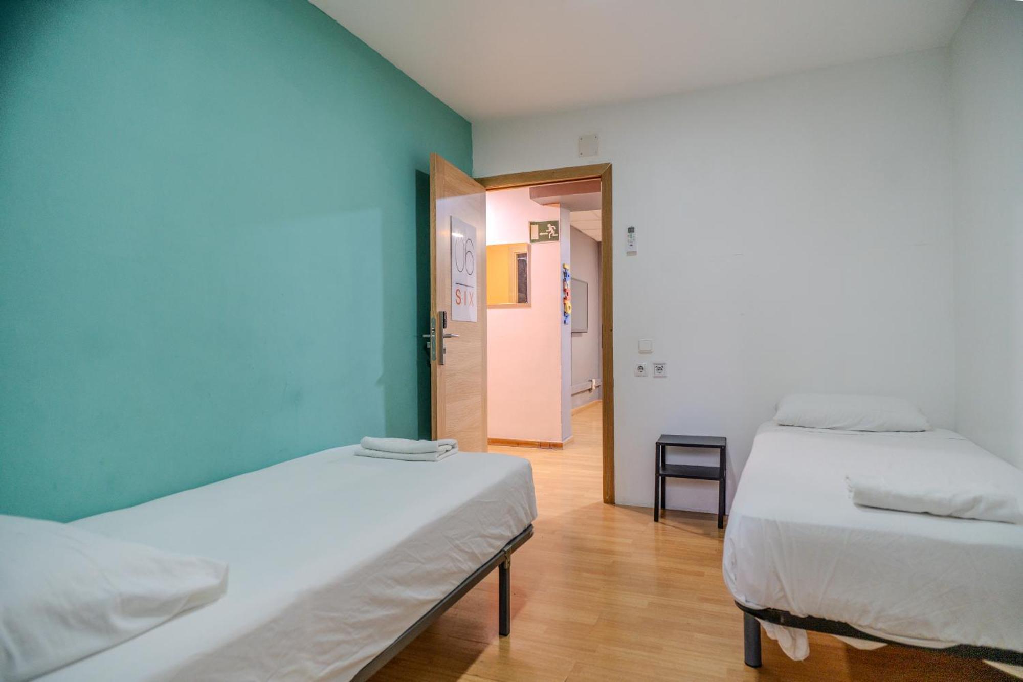 Holidaysbcn Hostal