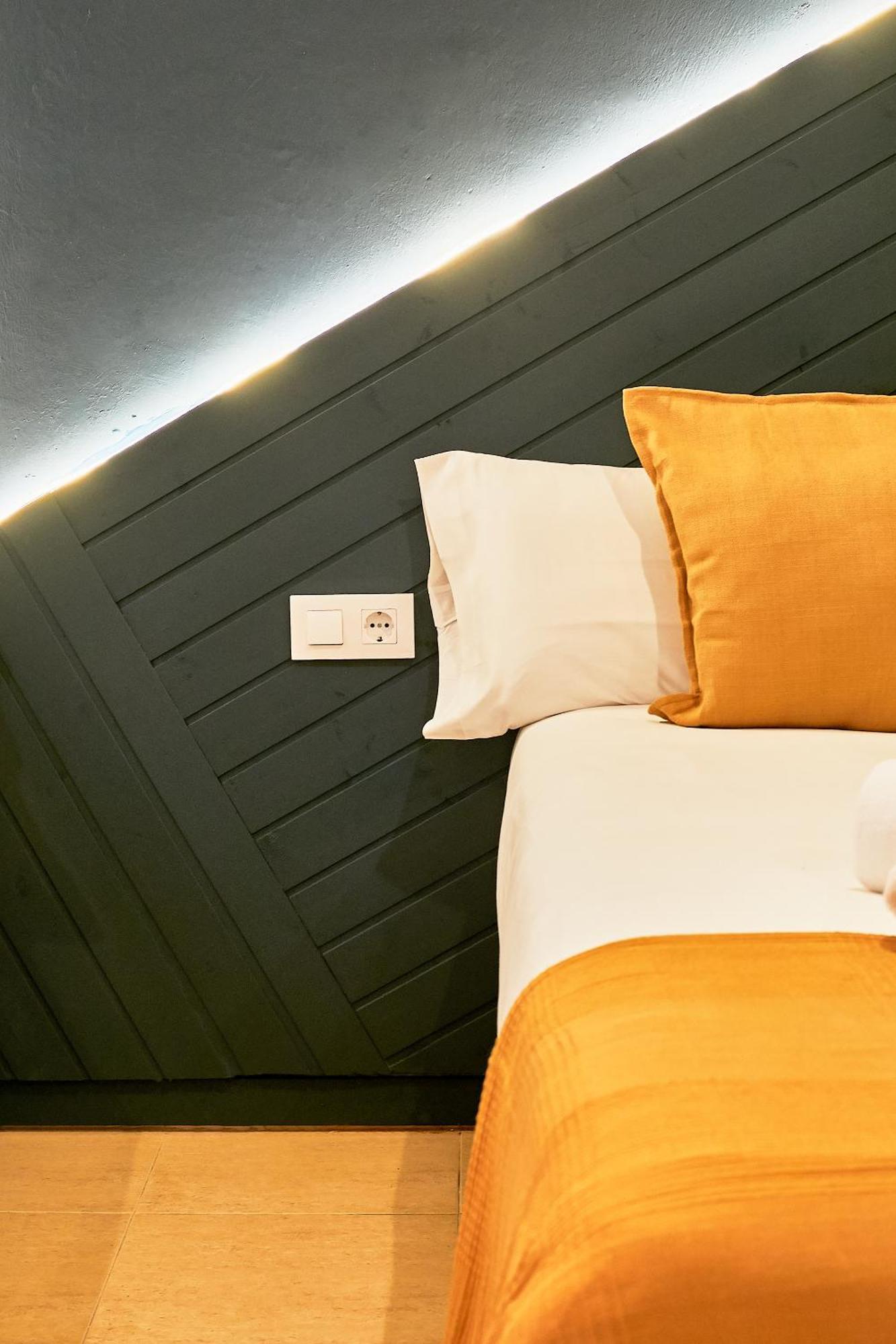 Sun & Moon Hostel Barcelona