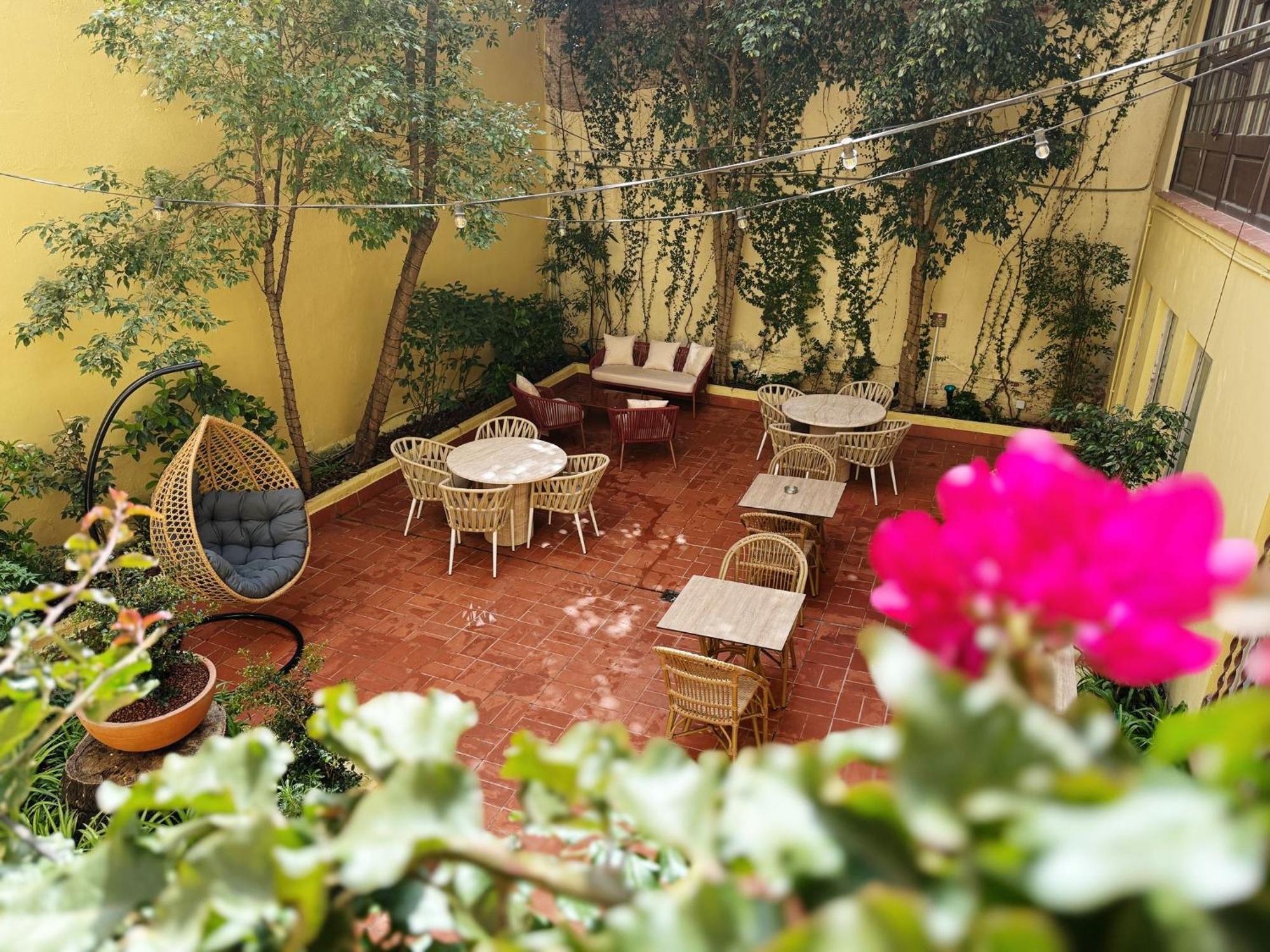 Hostal The Loft House *