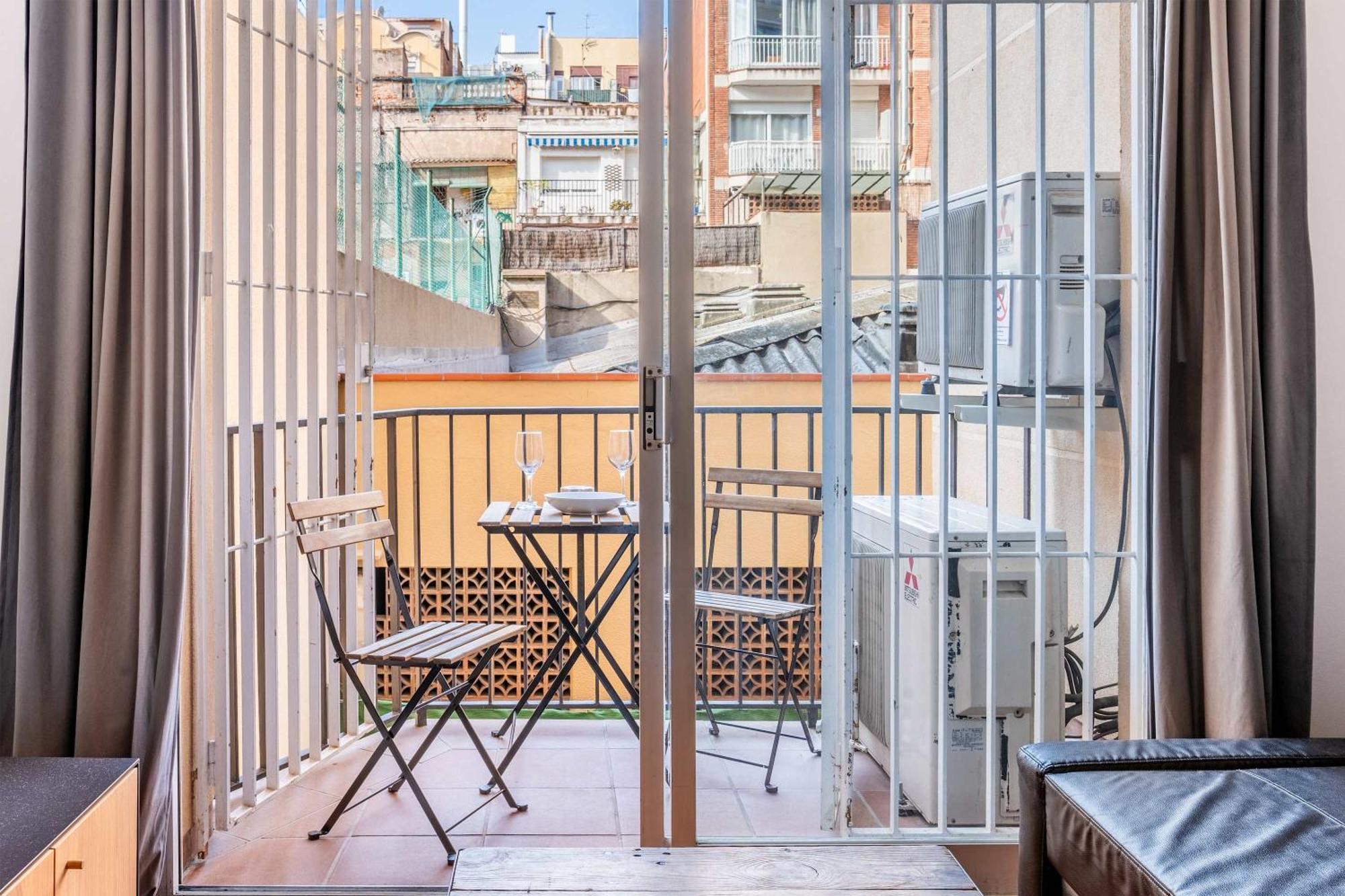 Next To Sagrada Familia 4-bedroom *