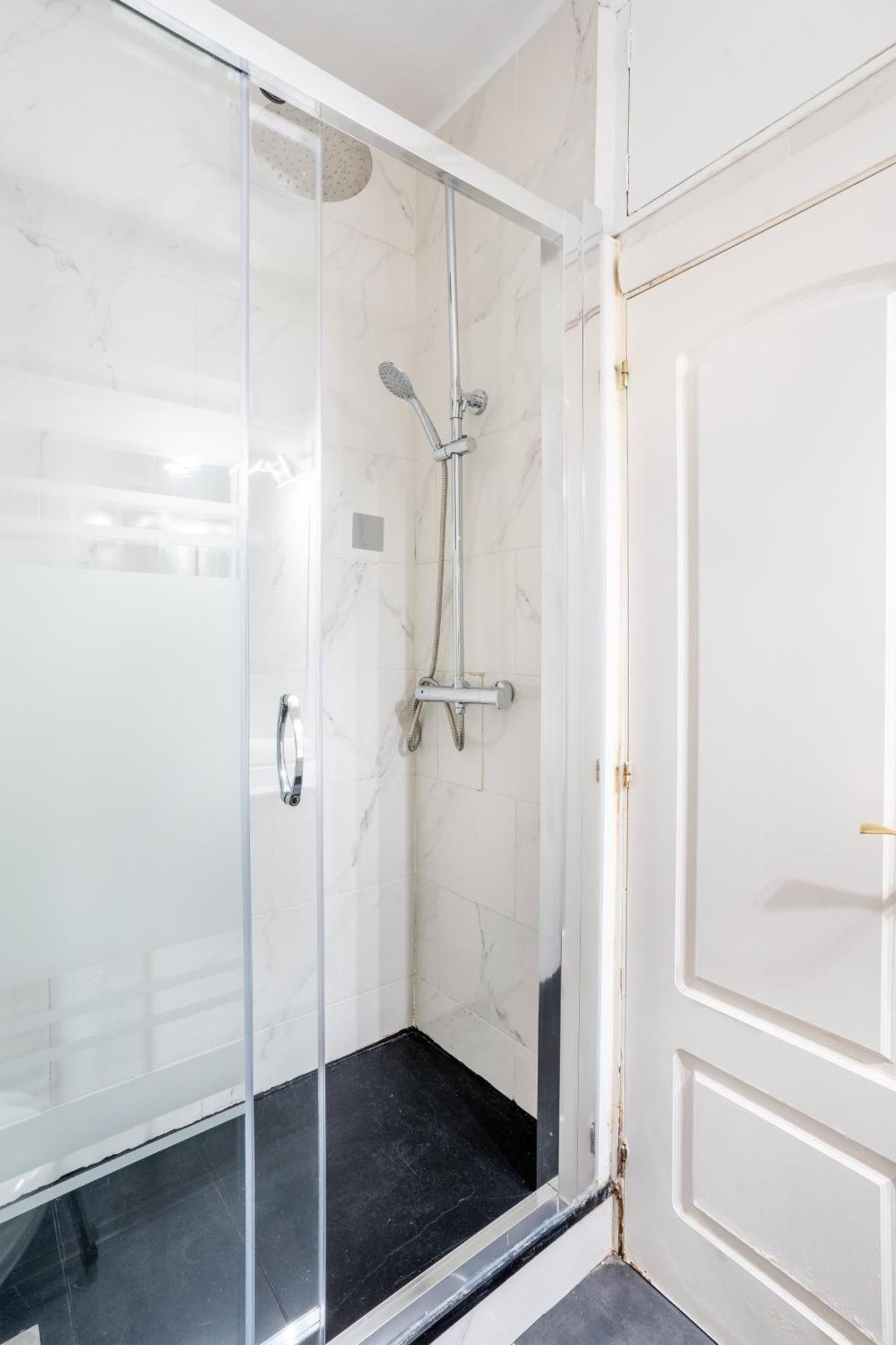 Next To Sagrada Familia 4-bedroom *