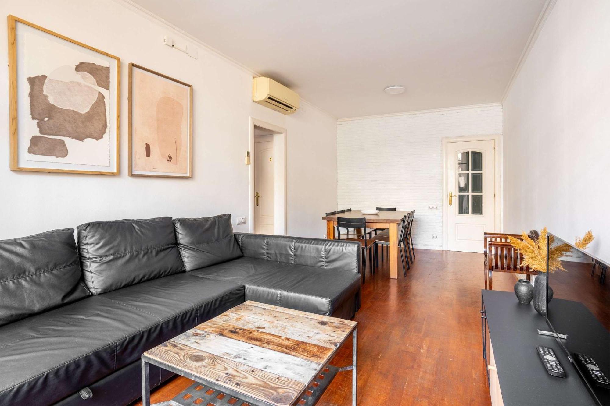 Next To Sagrada Familia 4-bedroom *