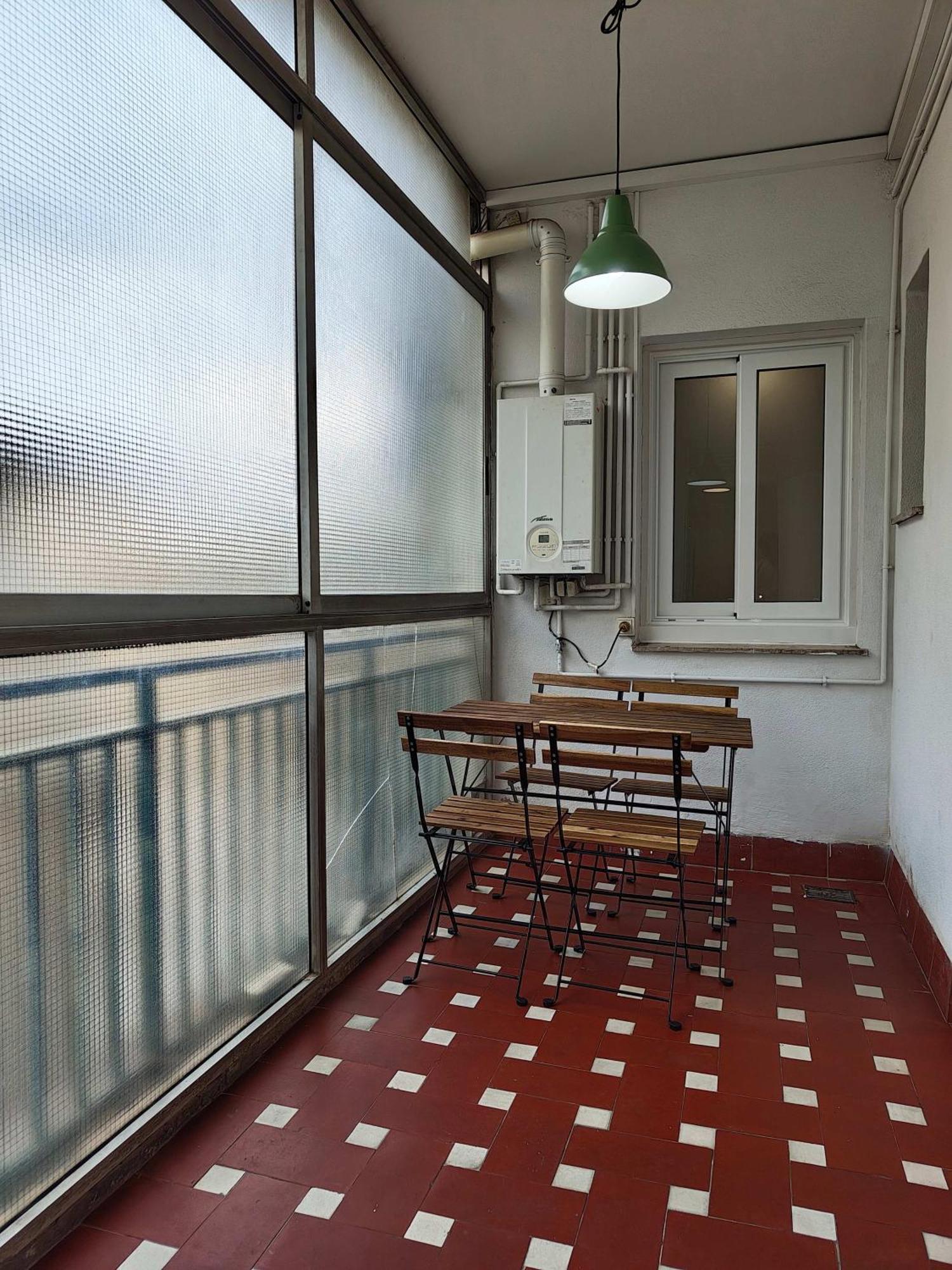 Big For 14 In The Heart Of Eixample Apartamento