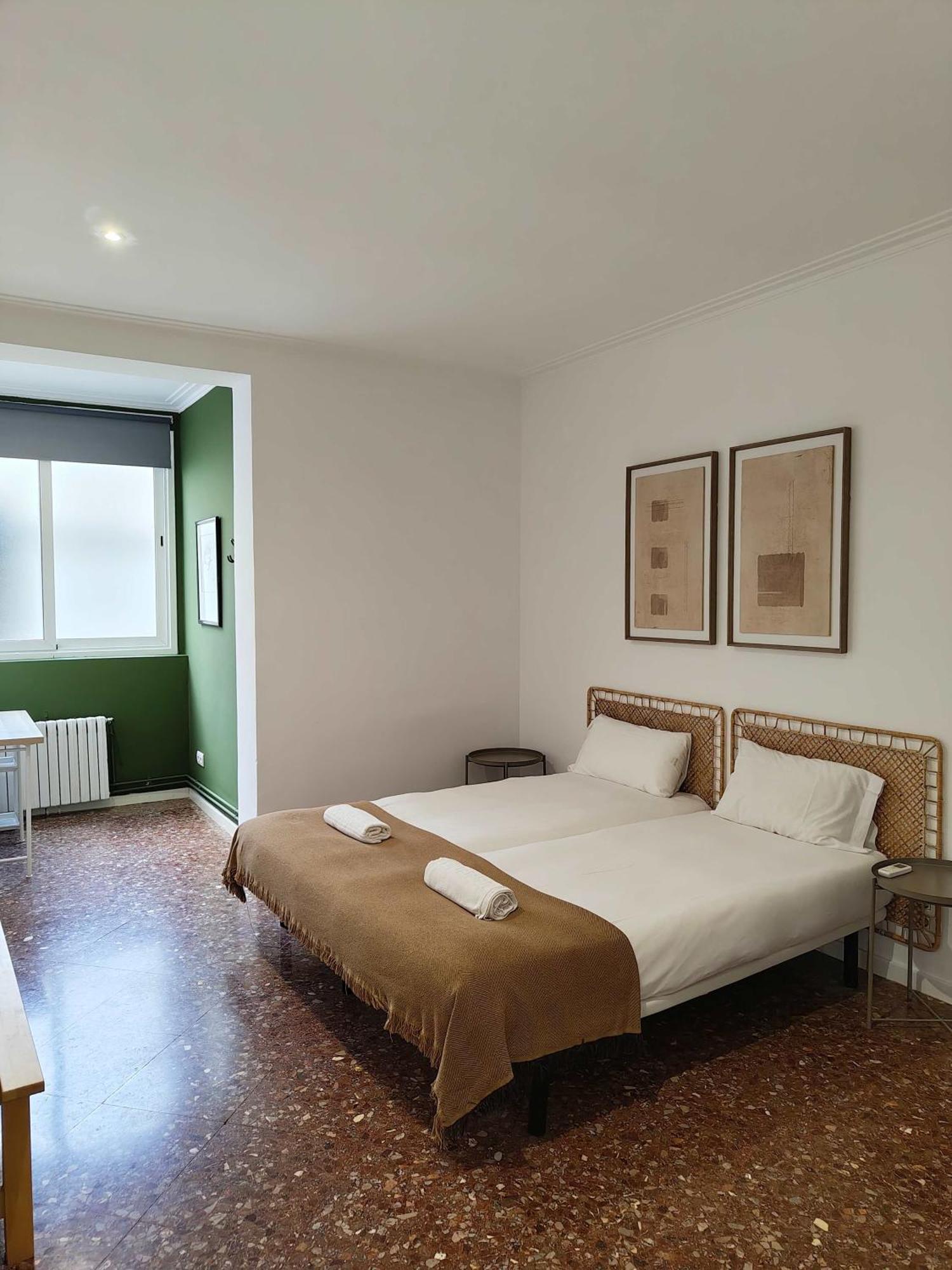 Big For 14 In The Heart Of Eixample Barcelona