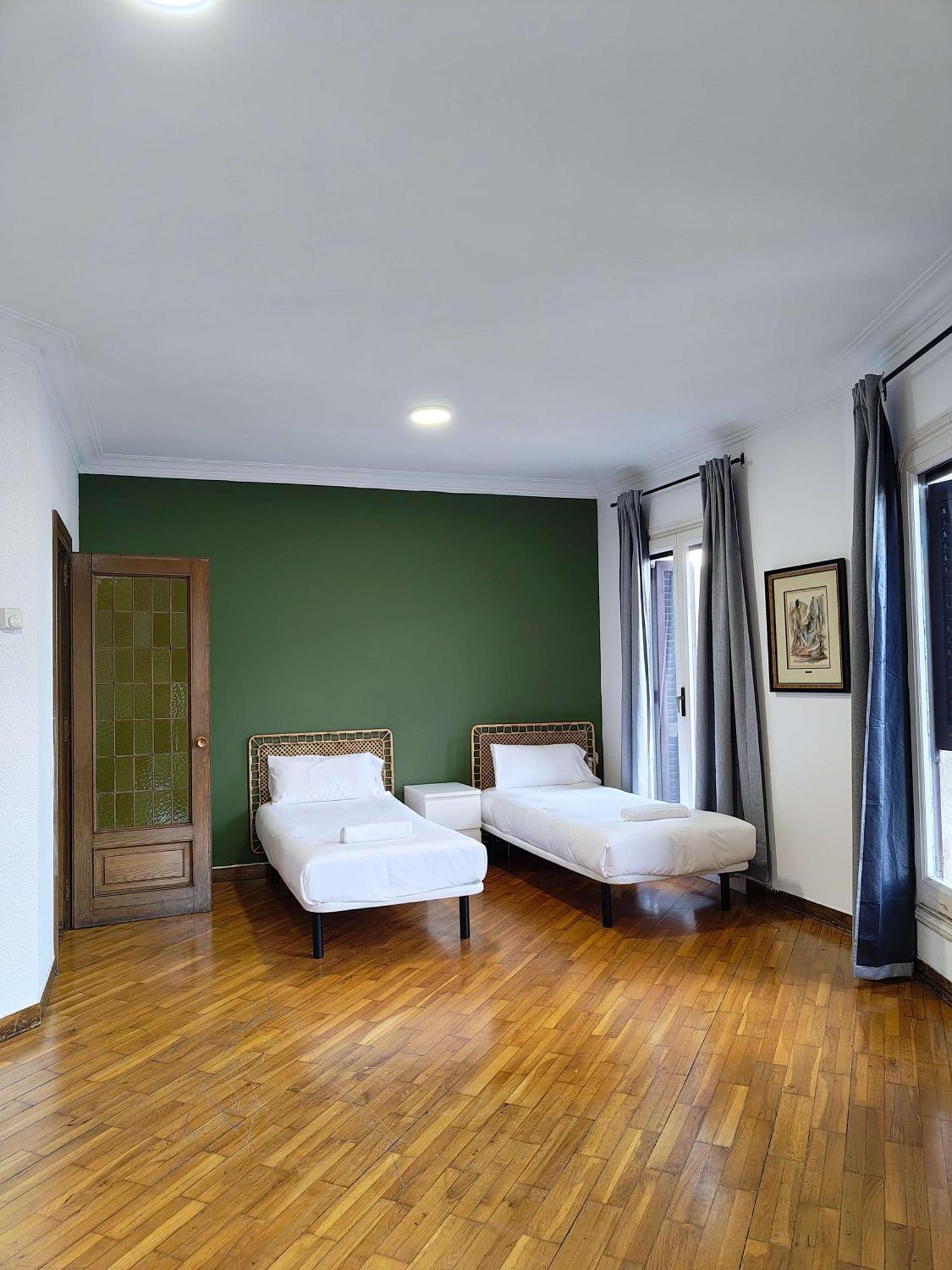 Big For 14 In The Heart Of Eixample Apartamento *