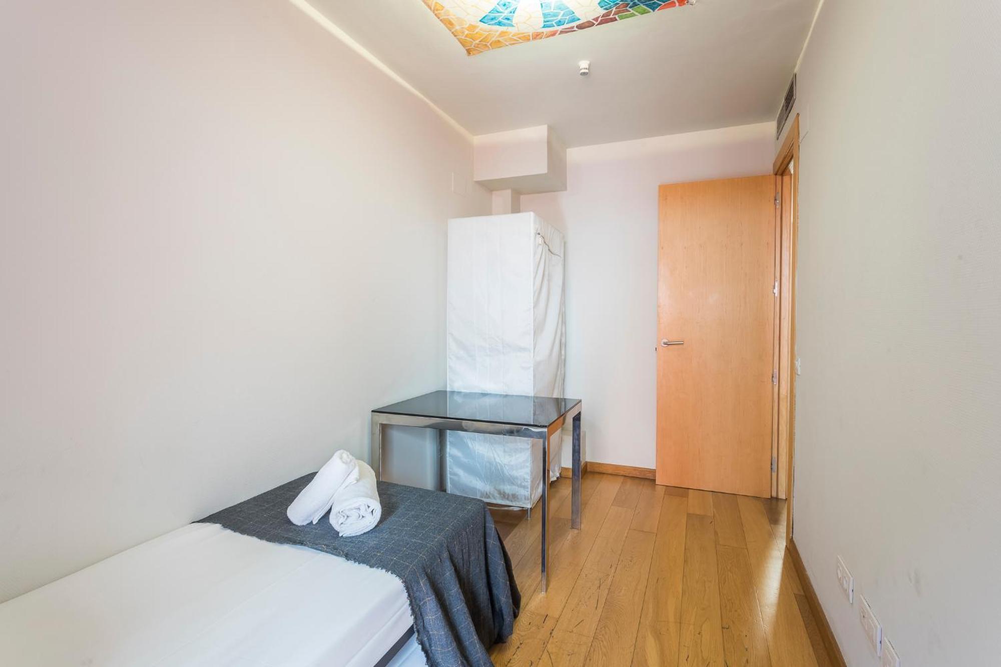 Apartment My Space Emirates - Fully Equipped Near The With Shared Pool *