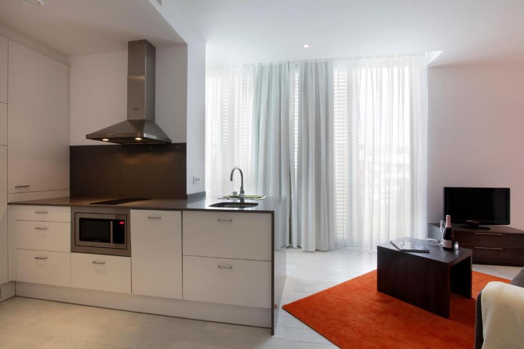 Fisa Rentals Les Corts Apartment *
