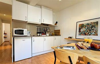 Inside Vidreria Apartamento Barcelona