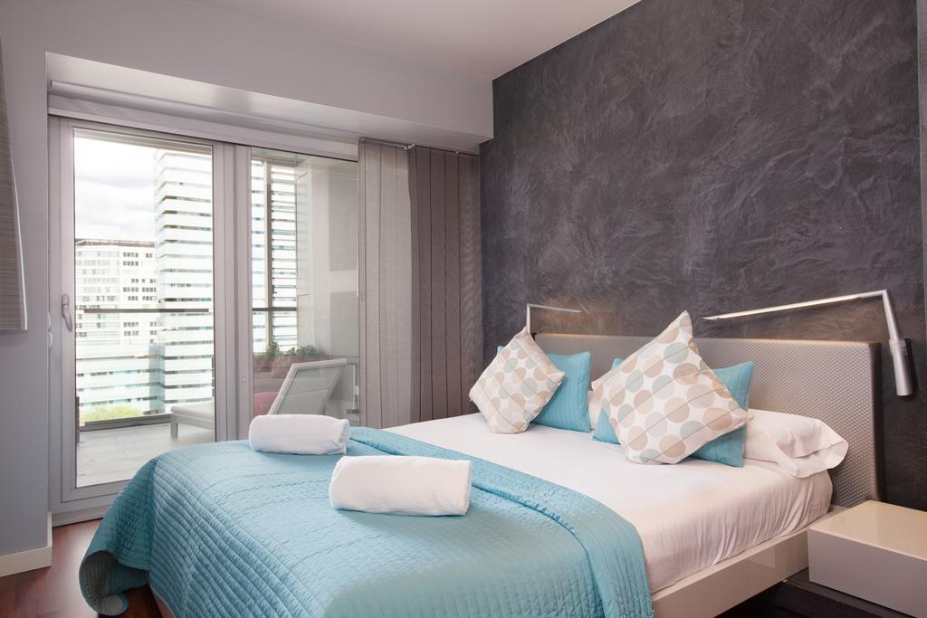 Rent Beach-diagonal Mar Apartment