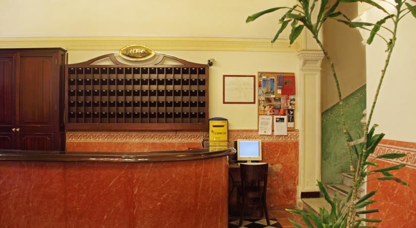 Hotel Roma Reial *