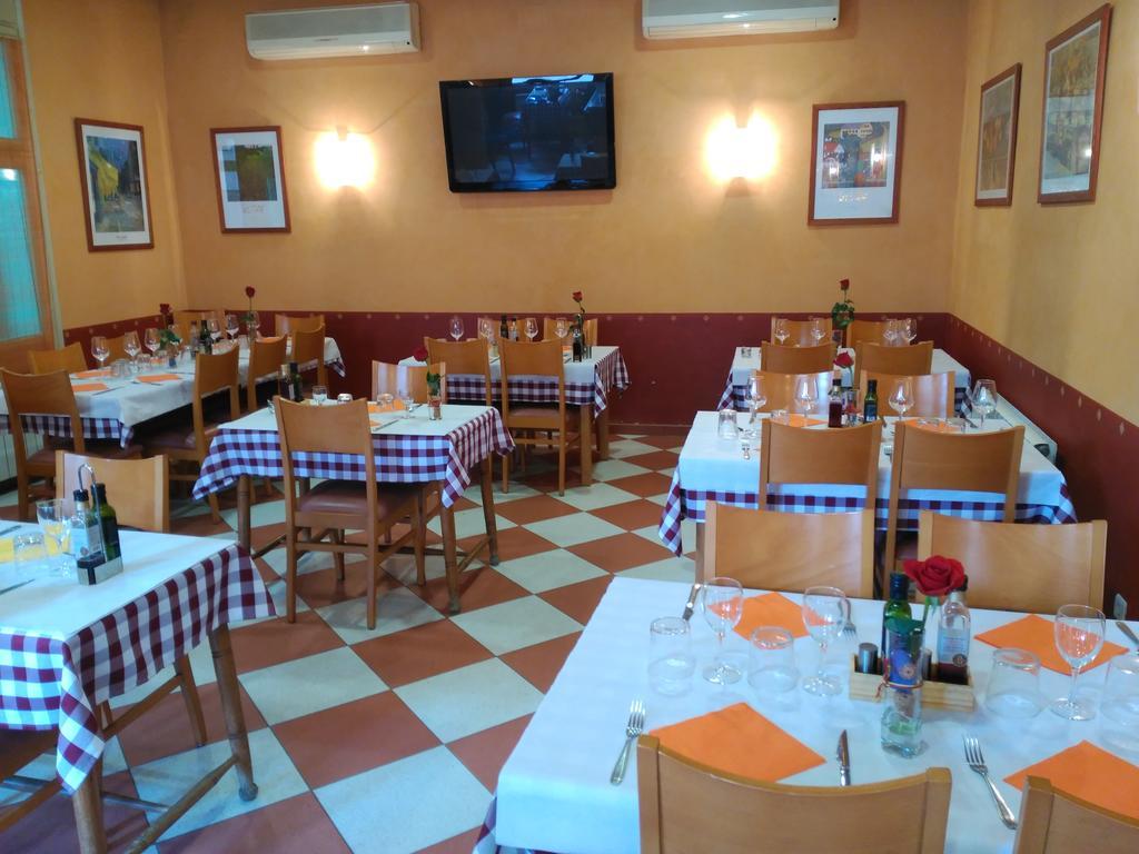 Guest house La Fonda Llobera 2*