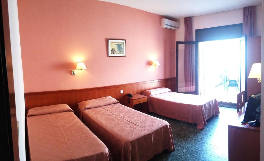 Hotel Cuatro Naciones 2*