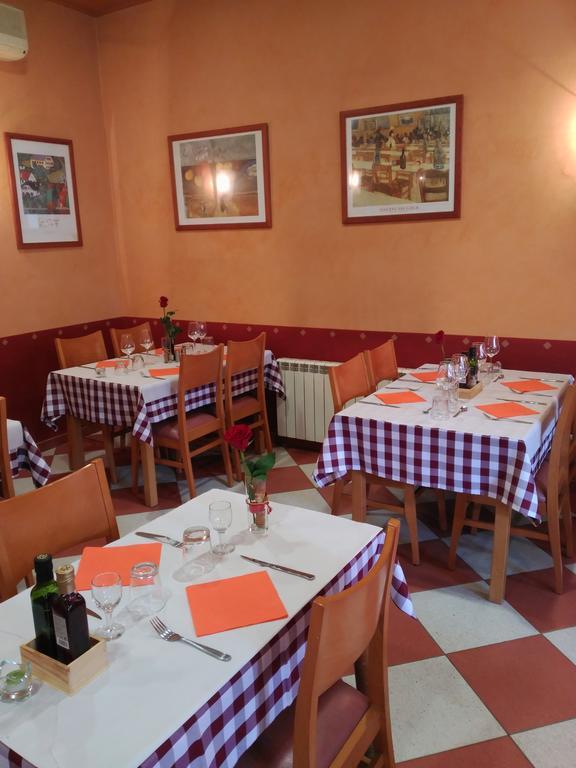 Guest house La Fonda Llobera