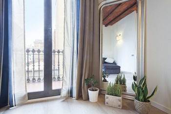 Apartment Sleep Urgell By *