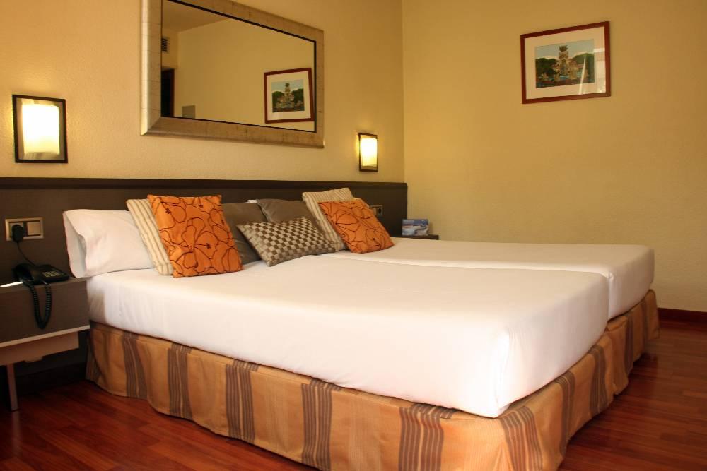 Atiram Hotel 4*