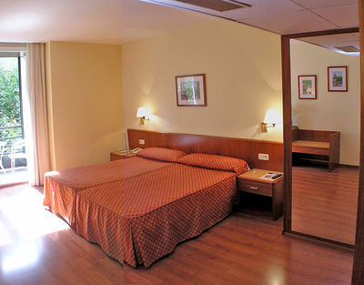 Atiram Hotel 4*