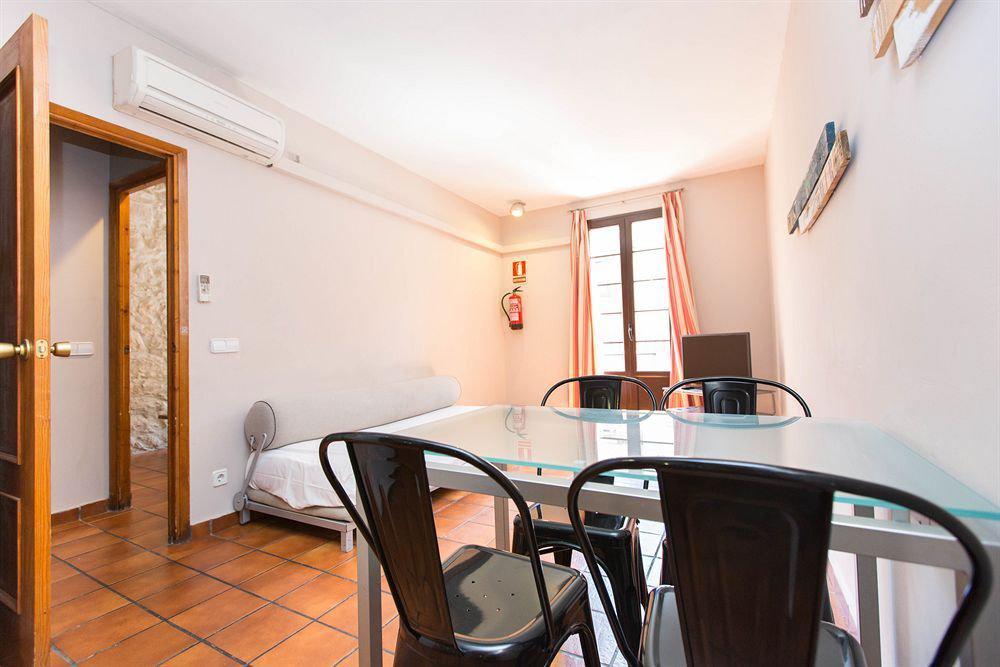 Ainb Ramblas-guardia Apartamento *