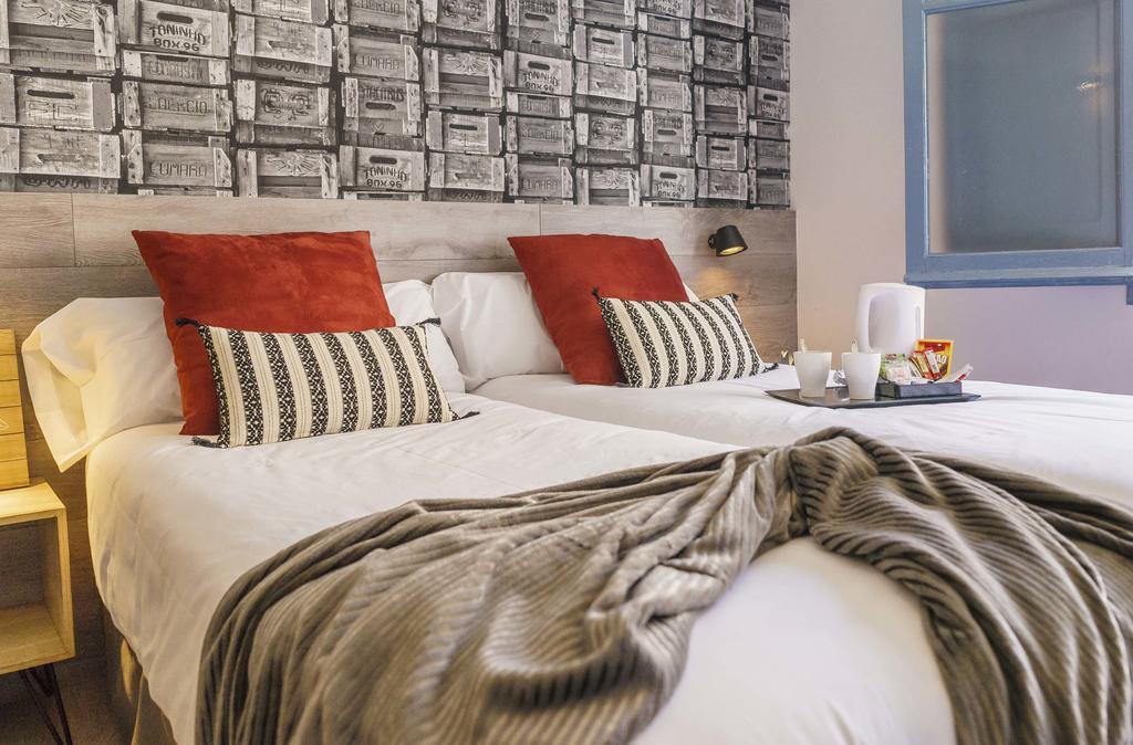 Bypillow Wander (Adults Only)
