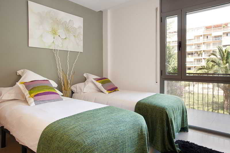 Rent Beach-diagonal Mar Apartment *