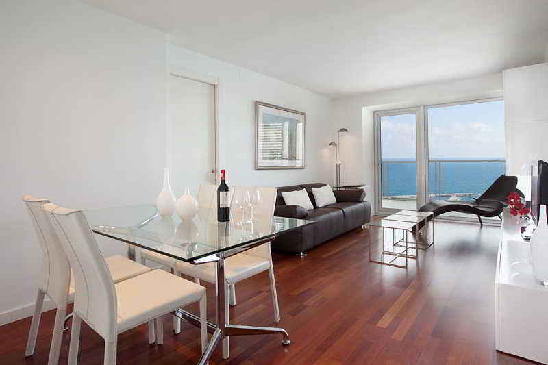 Rent Beach-diagonal Mar *