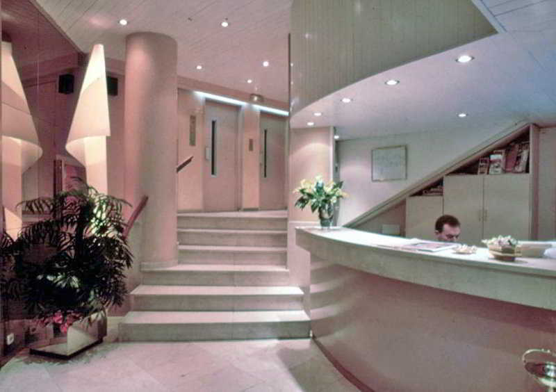Atiram Hotel 4*
