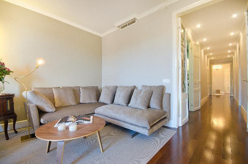 Apartment Stylish Diagonal