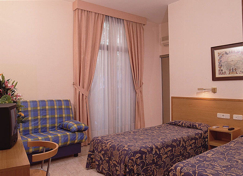 Centric Guest house 2*