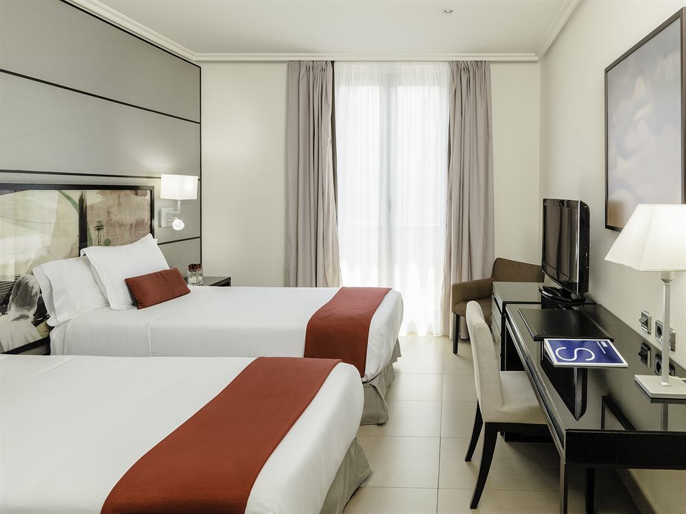 H10 Universitat Hotel 4*