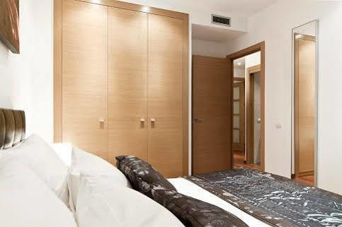 Apartment Sleep Urgell By *