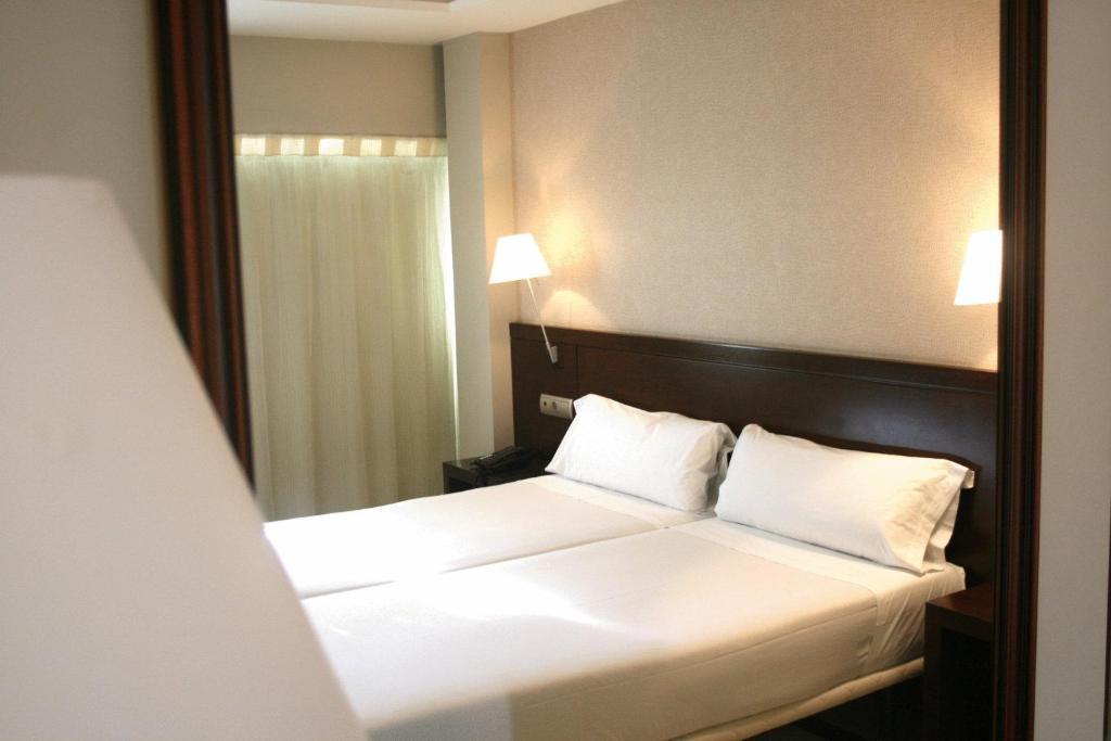 Atiram Hotel 4*