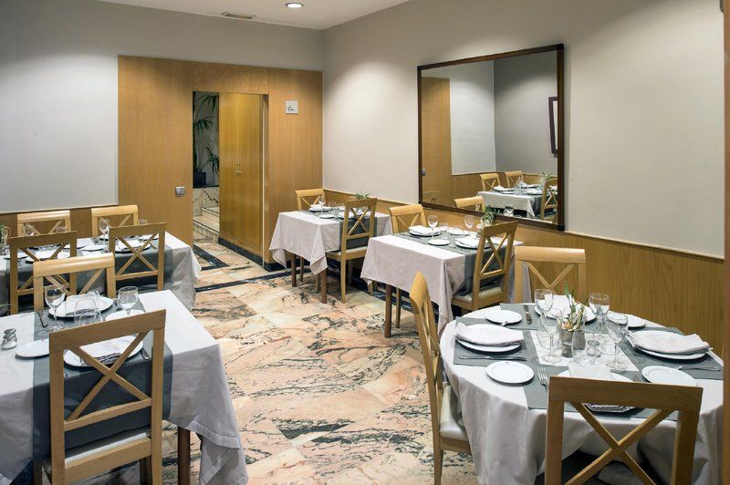 Hotel Catalonia Castellnou 3*