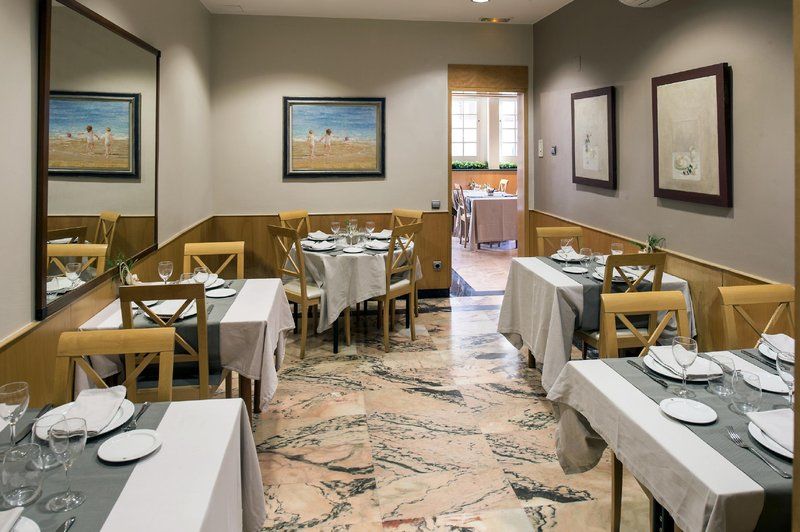 Hotel Catalonia Castellnou 3*
